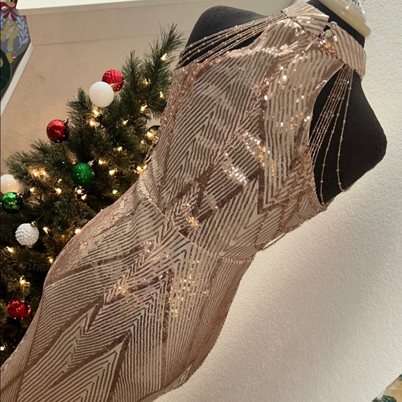 Elegant Gold Sequin Evening Gown - Picture 7 of 7